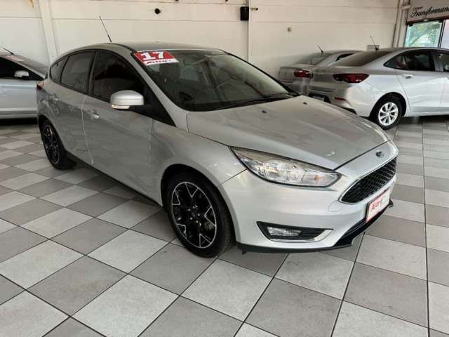 Focus Hatch SE Plus 2.0 PowerShift 2017 Ford