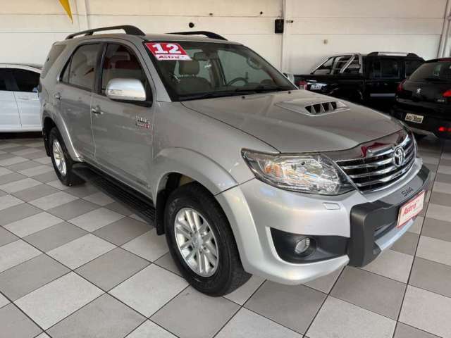 SW4 Hilux SRV 3.0 4X4 (7 Lugares) 2012 Toyota