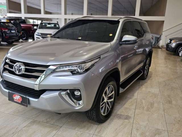 TOYOTA HILUX SW4