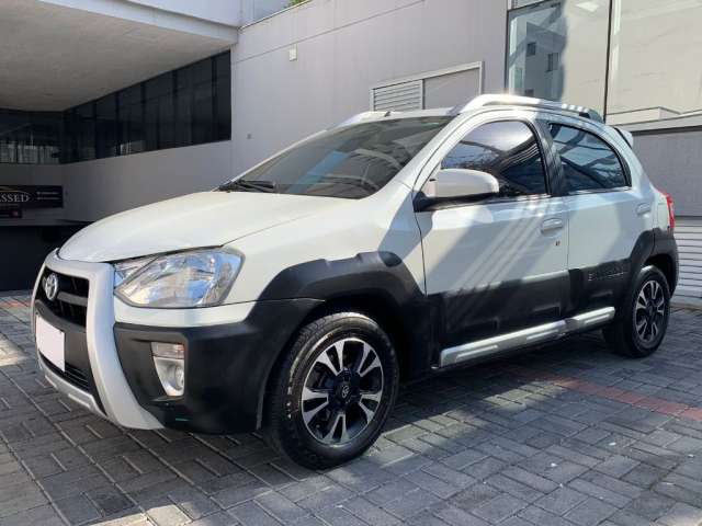 Etios Cross 1.5 - 2015