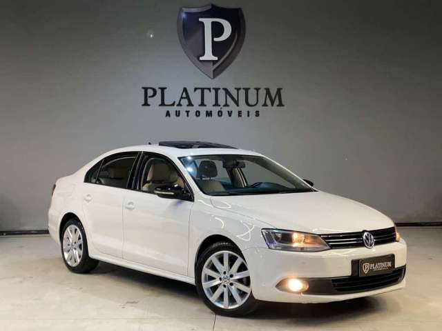 Volkswagen Jetta Comfortline 2.0 T.Flex 8V 4p Tipt.  - Branca - 2012/2013