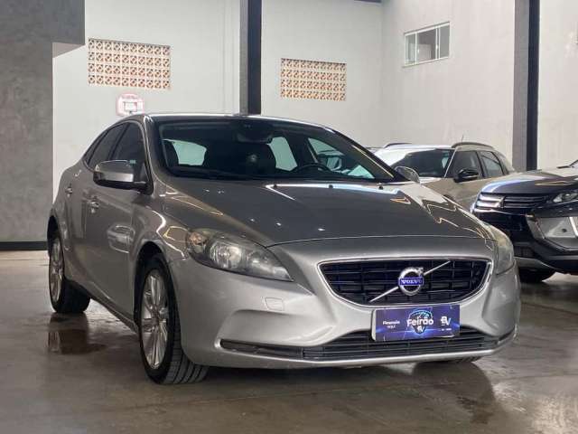 Volvo V40 /  T3 KINETIC - Prata - 2015/2016