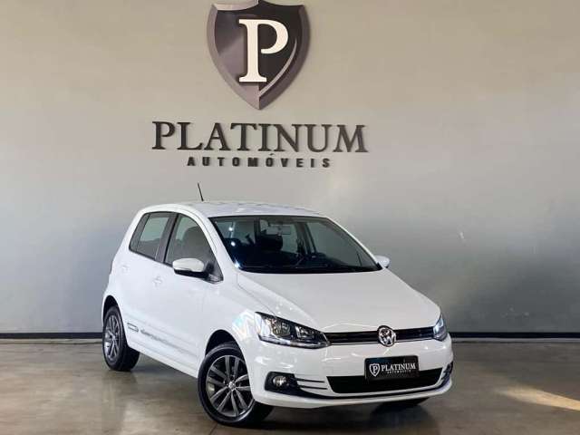 Volkswagen Fox W/ CONNECT MB - Branca - 2017/2018