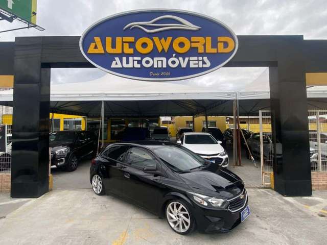 Chevrolet Onix HATCH LT 1.0 8V FlexPower 5p Mec.  - Preta - 2016/2017