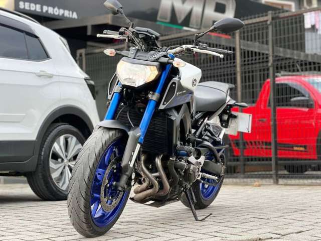 Yamaha MT-09 850cc/ABS  - Prata - 2016/2017