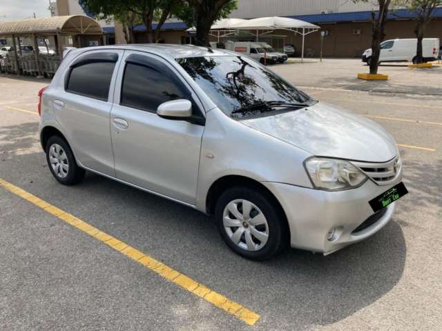 TOYOTA ETIOS 2016 COMPLETO! ÓTIMO ESTADO!