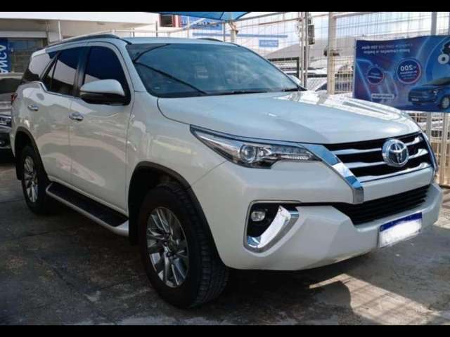 TOYOTA HILUX SW4 2019