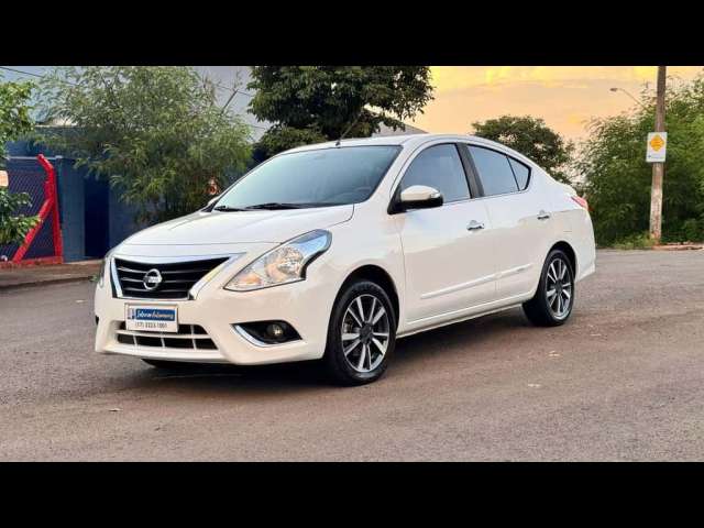 Nissan Versa 16UNIQUECVT - Branca - 2018/2018