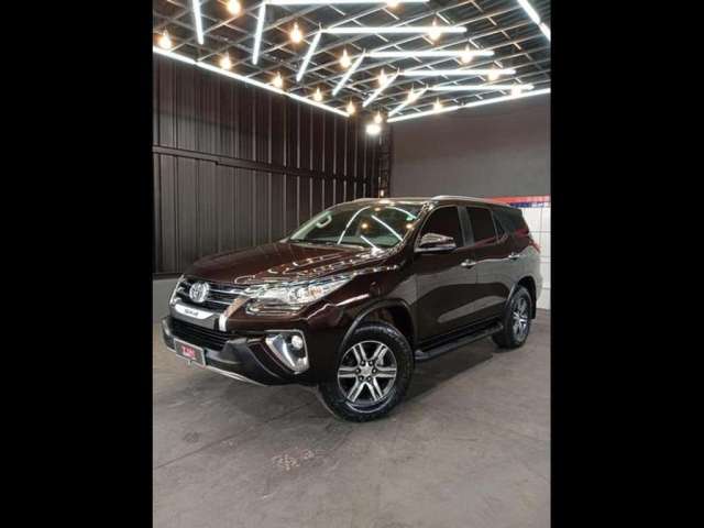 TOYOTA HILUX SWSRV 7 lugares 2019