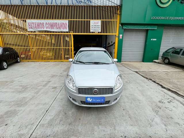 Fiat Linea Essence 1.8 16v Flex 2013