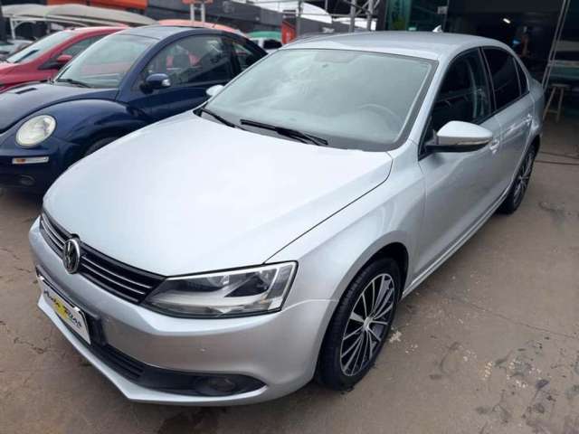 VOLKSWAGEN JETTA 2.0 MANUAL 4P 2011 