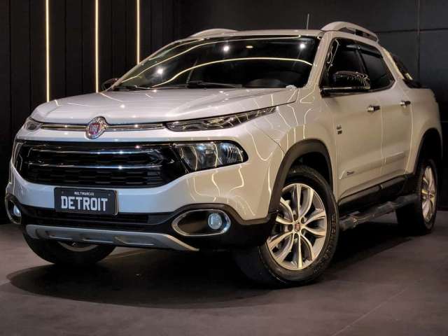 Fiat Toro FIAT - TORO 2.0 16V TURBO DIESEL VOLCANO 4WD - Prata - 2018/2019