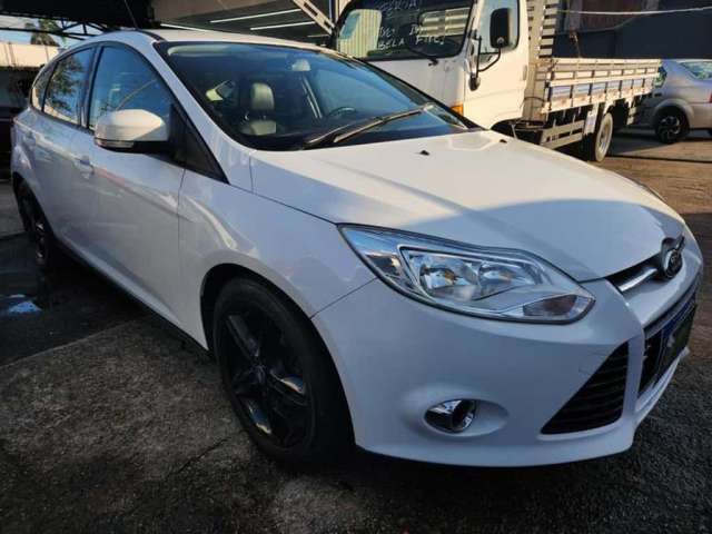 FORD FOCUS SE AT 2.0HB 2015