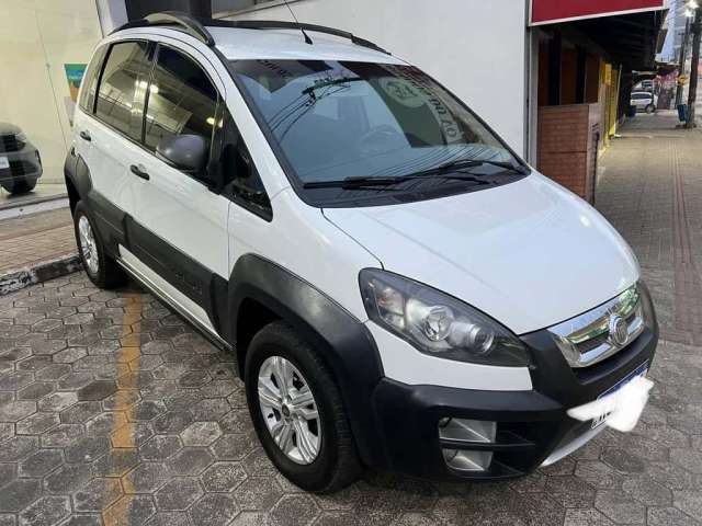 Fiat Idea ADVENTURE 1.8 FLEX - Branca - 2012/2012