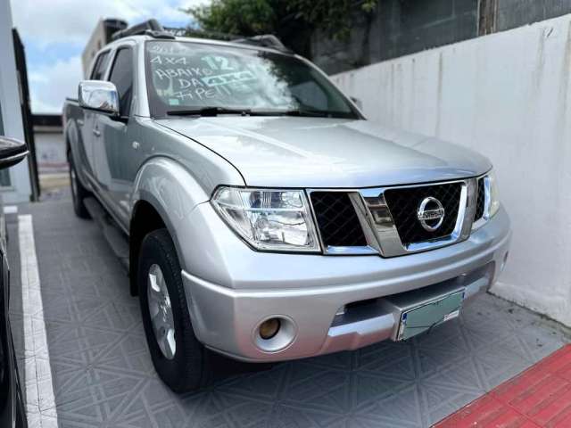 Nissan Frontier LE CD 4x4 2.5 TB dies.(Import.)  - Prata - 2011/2012