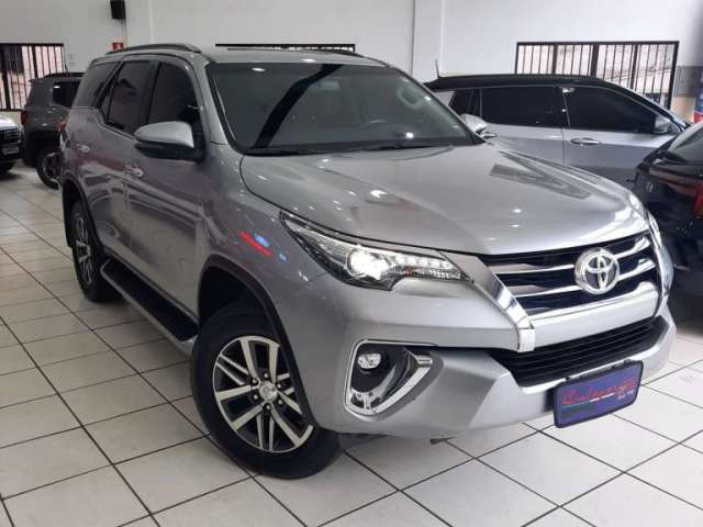 TOYOTA HILUX SW4