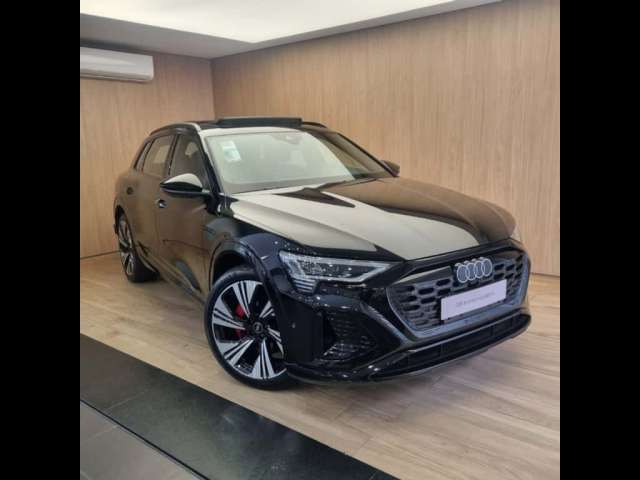 Audi Q8 E-TRON 55 ELÉTRICO PERFORMANCE BLACK QUATTRO