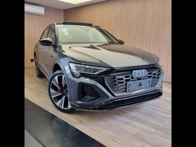 Audi Q8 E-TRON 55 ELÉTRICO PERFORMANCE BLACK QUATTRO