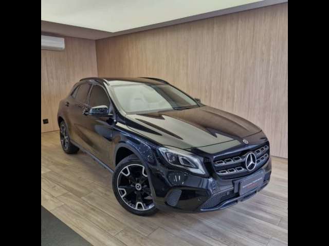 Mercedes-Benz GLA 200 1.6 CGI FLEX NIGHT 7G-DCT