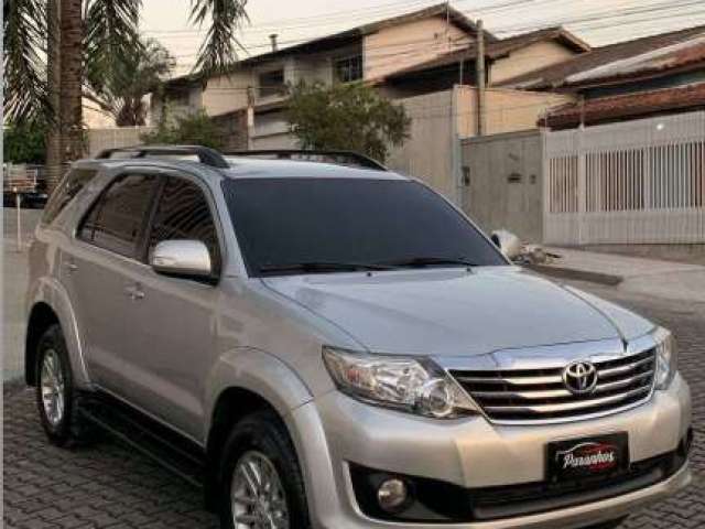 TOYOTA HILUX SW4