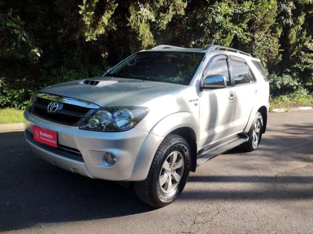 TOYOTA HILUX SW4