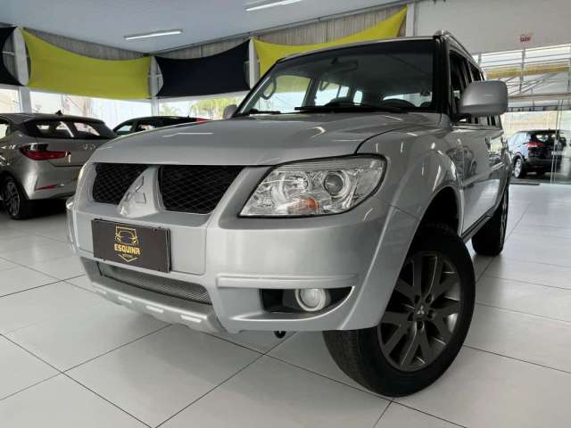 Mitsubishi Pajero TR4 2.0 4X4 - Prata - 2010/2011