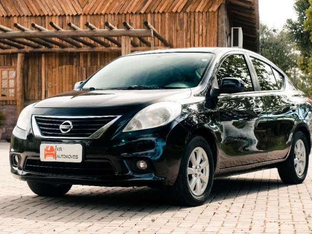 Nissan Versa SL 1.6 2013