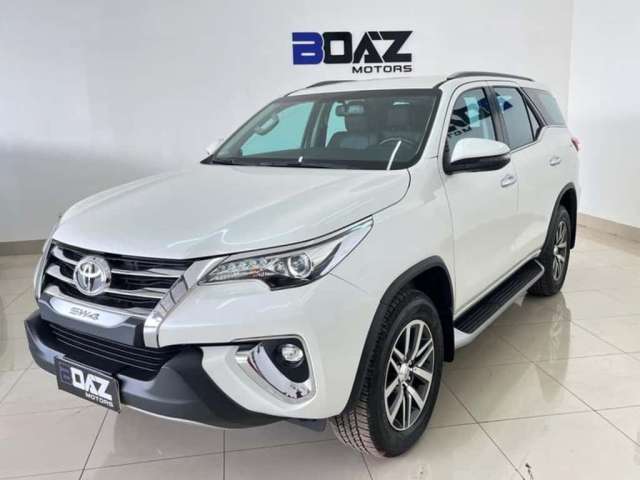 TOYOTA HILUX SW4 2.8 SRX 4X4 7 LUGARES 2018