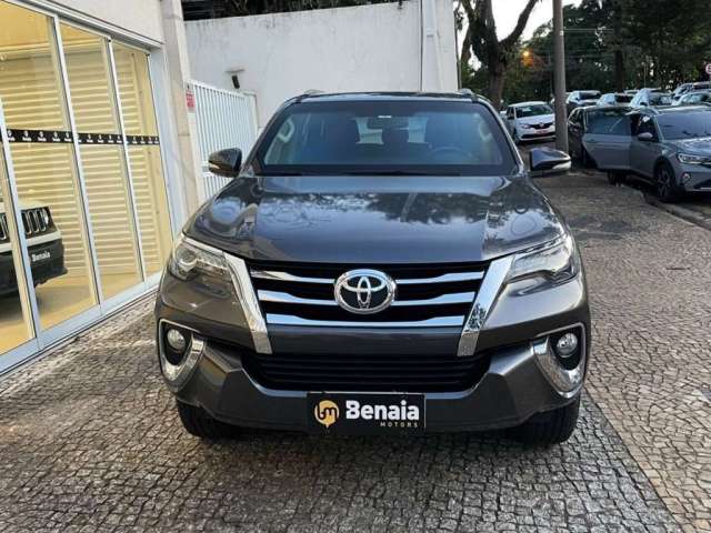 TOYOTA HILUX SW4