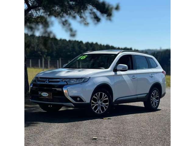 Mitsubishi Outlander /MMC  2.2 D - Branca - 2015/2016