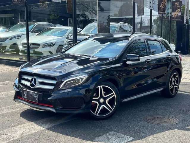 MERCEDES-BENZ GLA250 2015