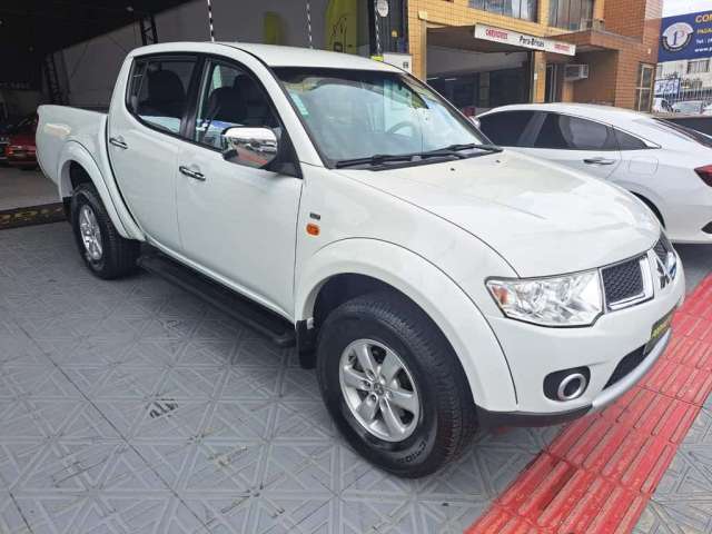 Mitsubishi L200 Triton HPE 3.2 CD TB Int.Diesel Aut  - Branca - 2013/2013