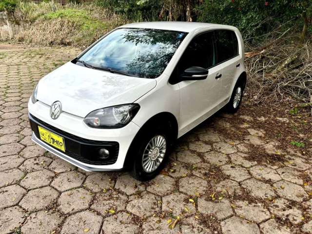 Volkswagen Up track 1.0 Total Flex 12V 5p  - Branca - 2016/2017