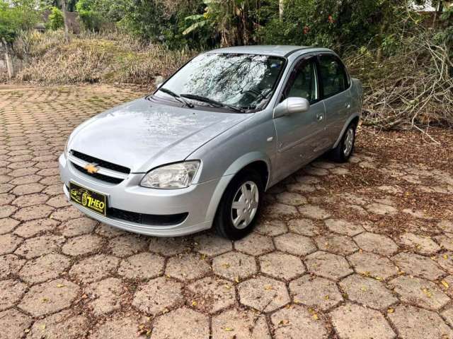 Chevrolet Classic LS - Prata - 2010/2011