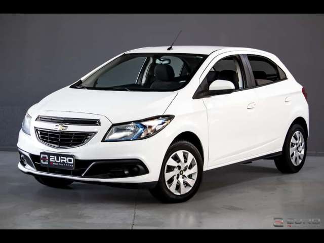 Chevrolet Onix 1.4MT LT - Branca - 2015/2015