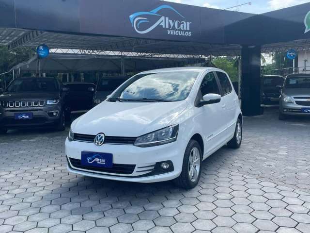 Volkswagen Fox Comfortline I Motion 1.6 Flex 8V 5p  - Branca - 2017/2017