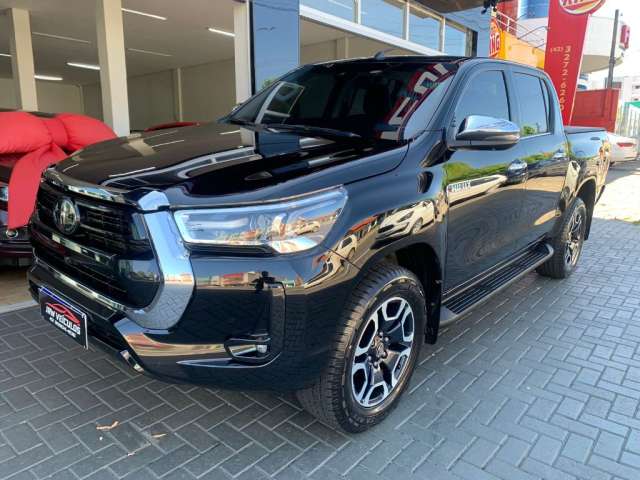 Hilux SRX C.D. 2.8 D-4d Turbo Diesel 4x4 Automático 2023. IMPECÁVEL C/ APENAS 57 MIL KMS RODADOS!!!