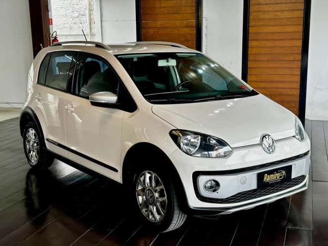 Volkswagen Up cross I MOTION 1.0 T.Flex 12V 5p  - Branca - 2016/2017