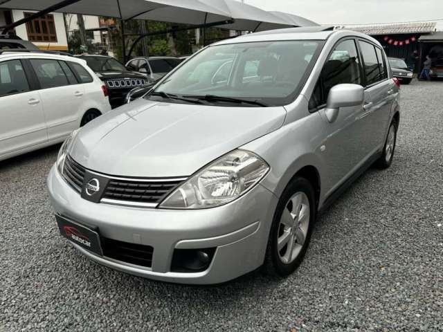 Nissan Tiida /  18SL FLEX - Prata - 2010/2011