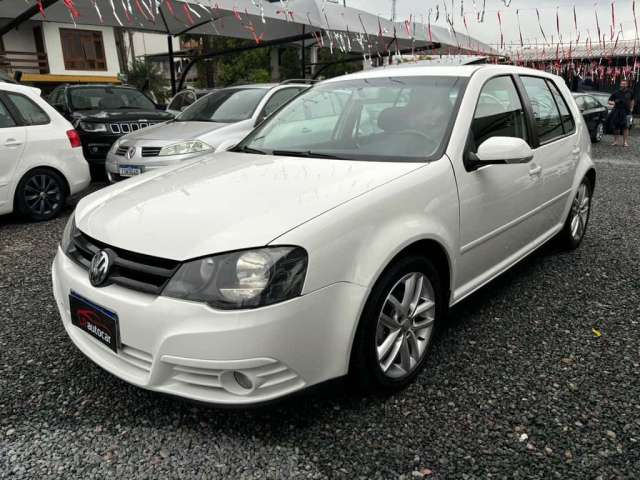 Volkswagen Golf W/ 1.6 SPORTLINE - Branca - 2010/2011