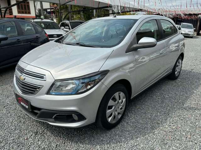 Chevrolet Onix 1.4MT LT - Prata - 2012/2013