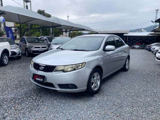 Kia Cerato /  EX2 1.6L - Prata - 2010/2011