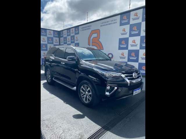 TOYOTA Hilux SW4 2.8 4P SRX 4X4 TURBO DIESEL