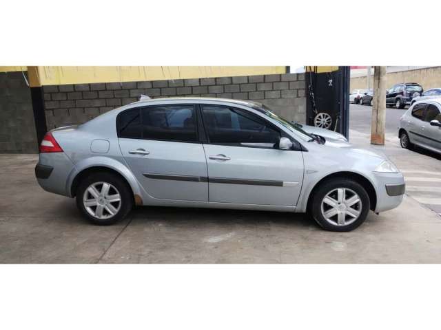 Renault Megane 2007 1.6 dynamique 16v flex 4p manual