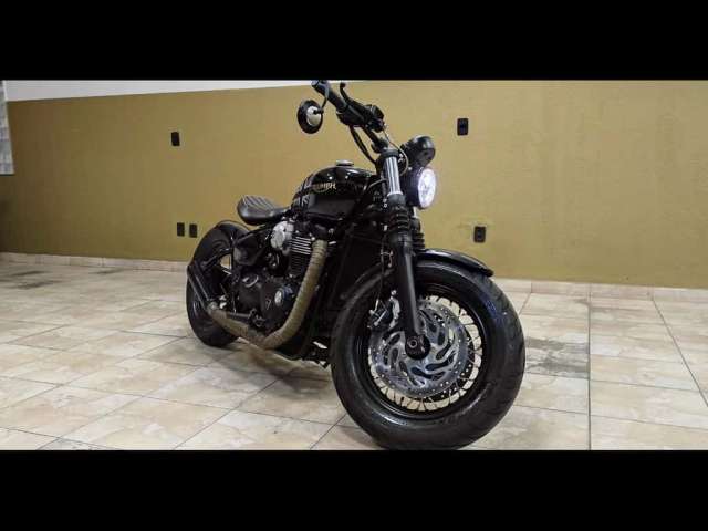 TRIUMPH BONNEVILLE BOBBER 1200cc