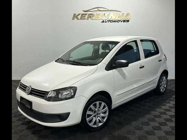 Volkswagen Fox W/ 1.0 GII - Branca - 2013/2014