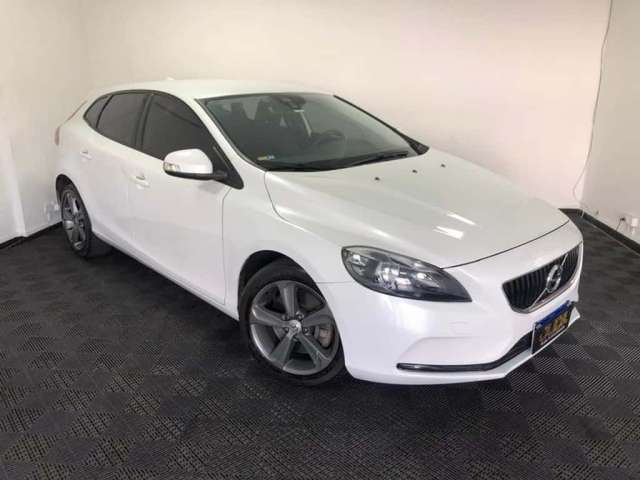 VOLVO V40 2.0 T4 KINETIK 2019