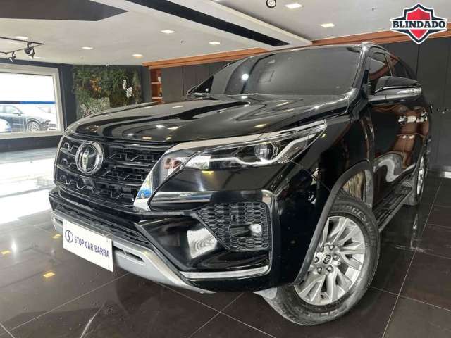 Toyota Hilux sw4 2023 2.8 d-4d turbo diesel srx 7l 4x4 automático