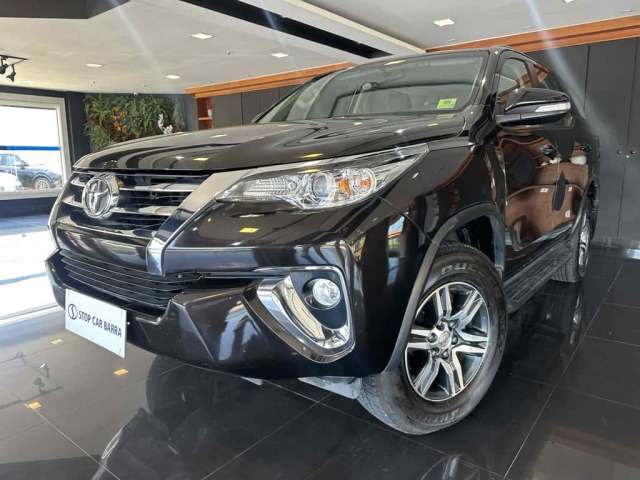 Toyota Hilux sw4 2017 2.7 sr 7 lugares 4x2 16v flex 4p automático