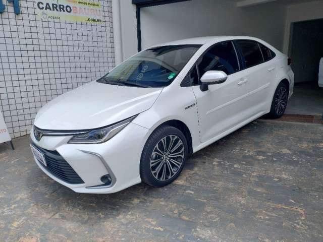 Corolla Altis Híbrido, apenas 32.000km rodados